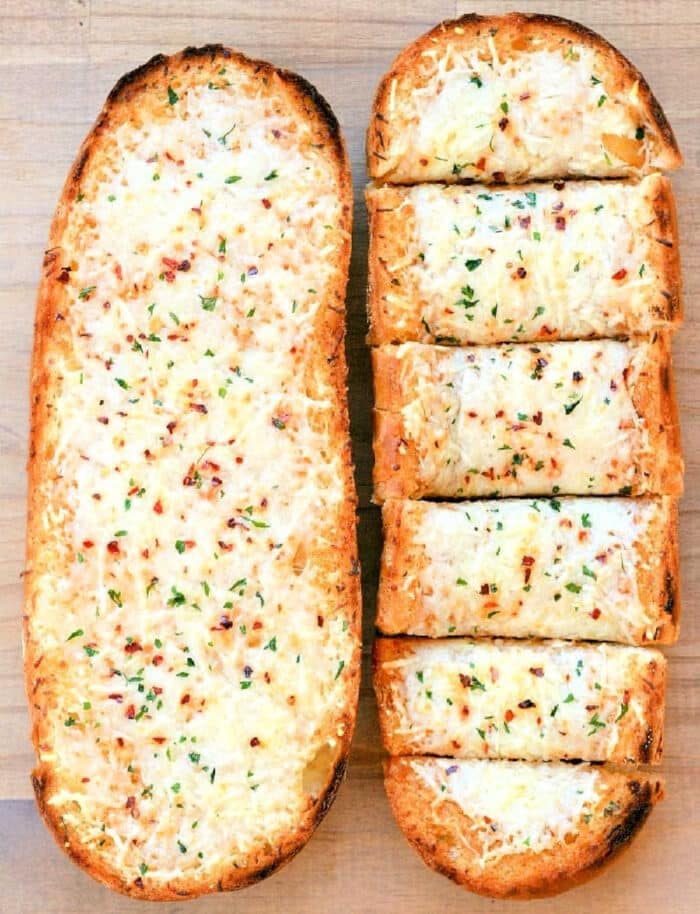 garlic bread with roasted garlic