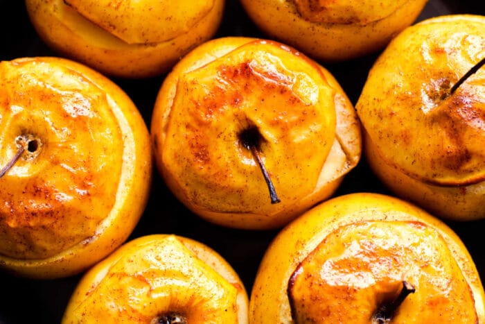 baked apples in the oven