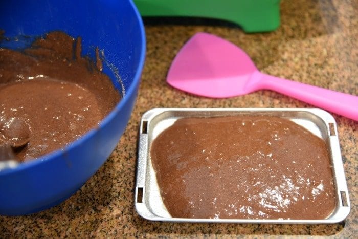 DIY Easy Bake Oven CAKE PAN AND RESULTS! 