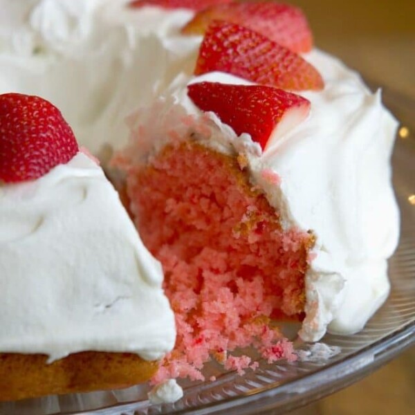 cropped-2-ingredient-strawberry-cake.jpg