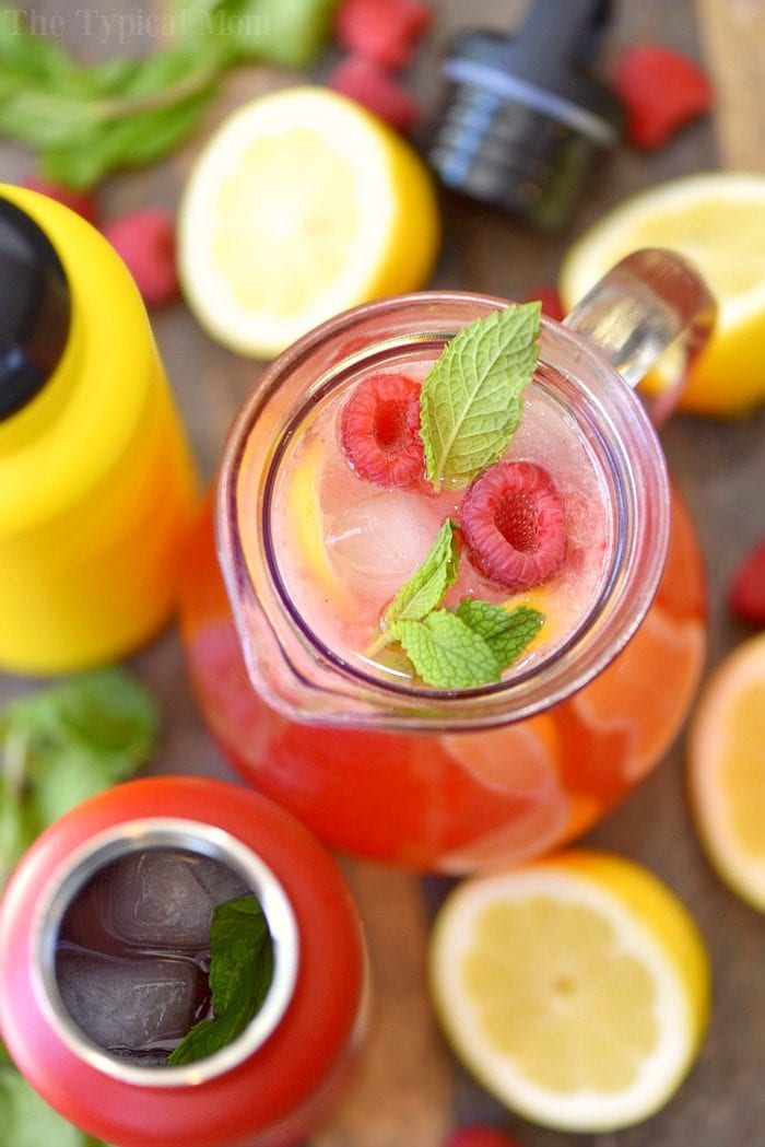 homemade raspberry lemonade