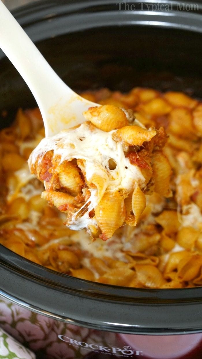 https://temeculablogs.com/wp-content/uploads/2017/06/crockpot-lasagna-casserole-2-700x1244.jpg