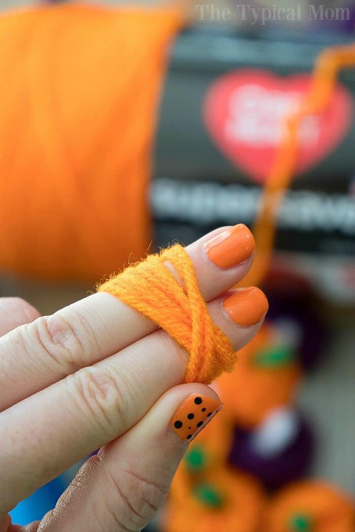 yarn pumpkin craft 3