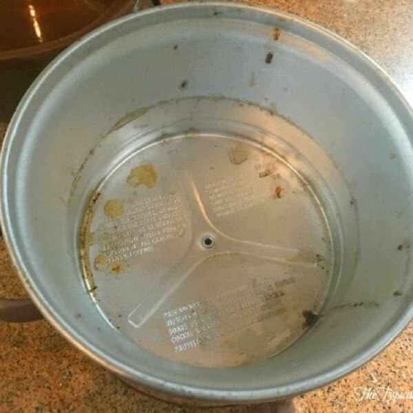 how to clean the metal part of a slow cooker