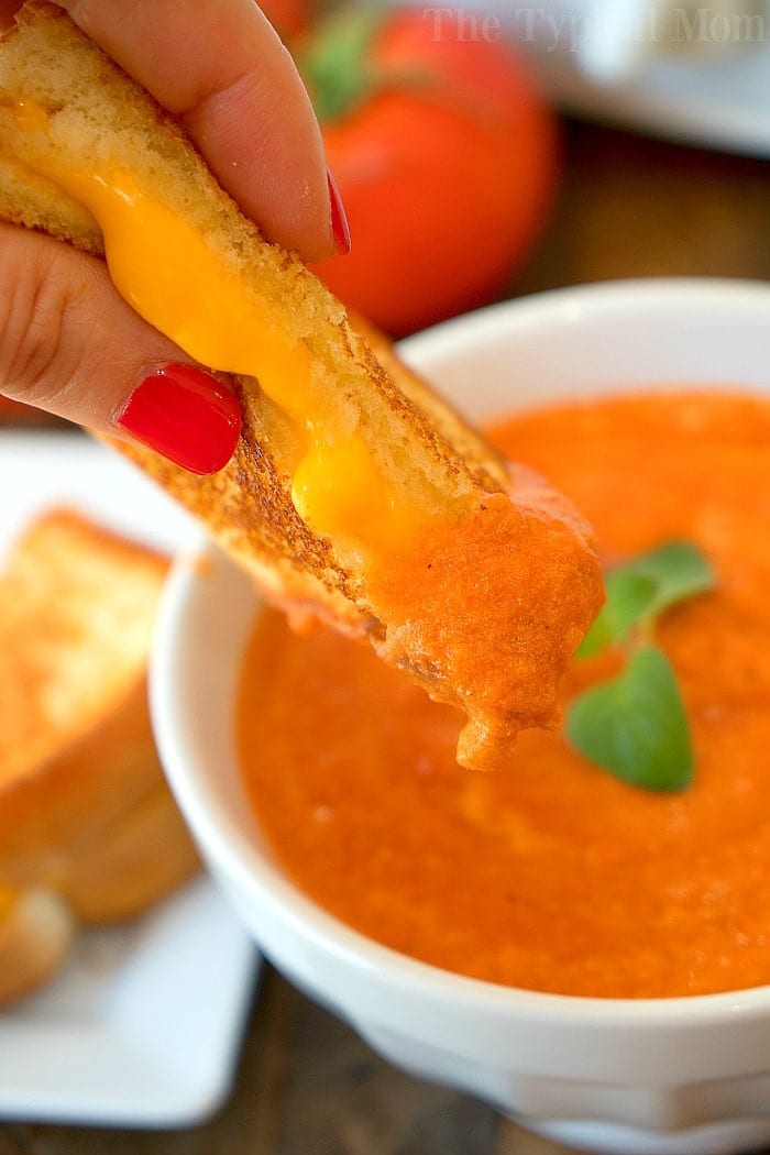 Easy Creamy Tomato Soup 4