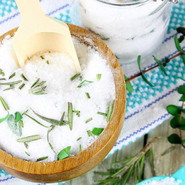 How-to-Make-Bath-Salts-With-Essential-Oils