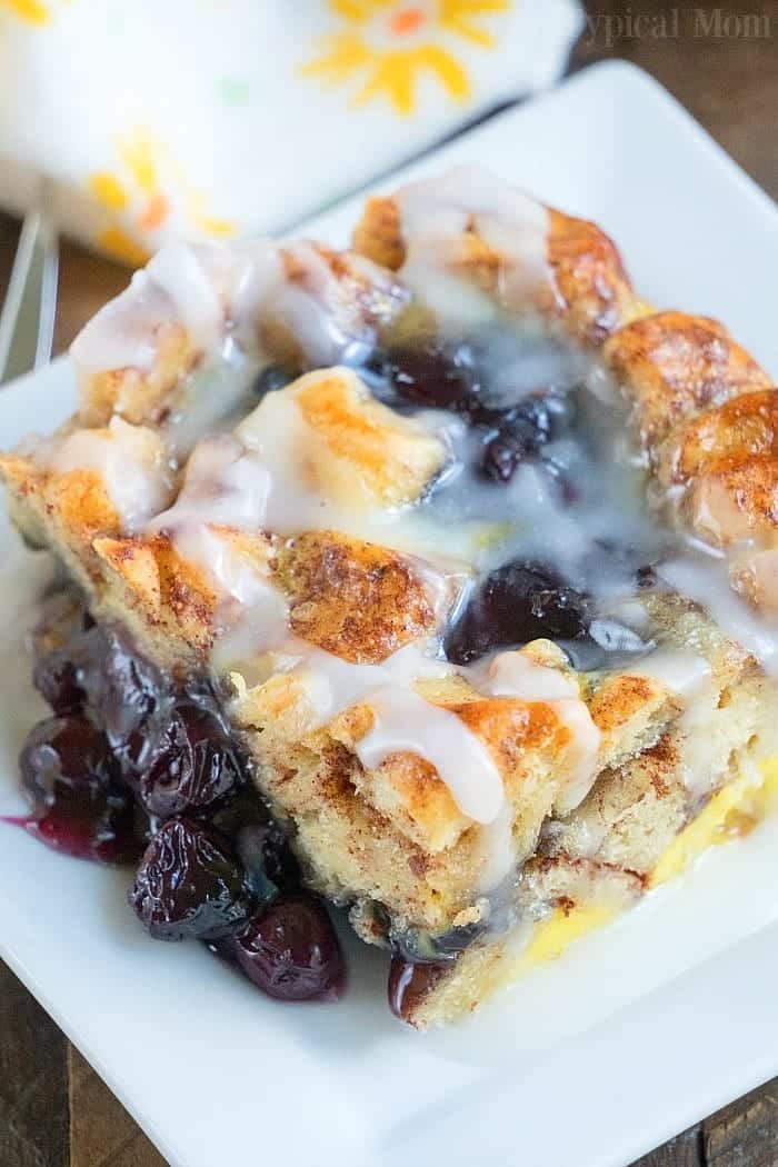 Slow Cooker Cinnamon Roll Breakfast Casserole