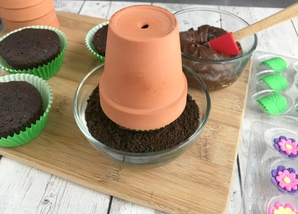 Flower Pot Cupcakes 2