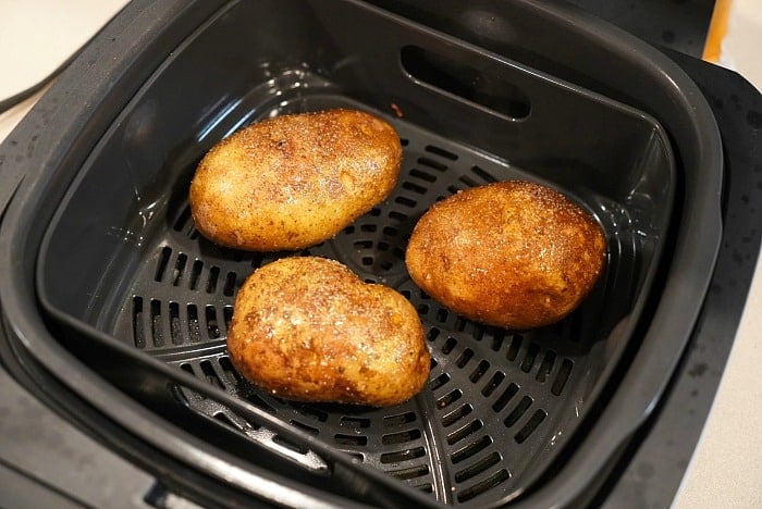 My New Mom Mealtime Hack: The Ninja Foodi Dual Zone Air Fryer - The Mom Edit