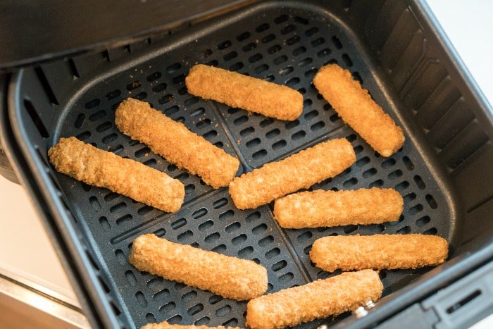 Frozen mozzarella sticks outlet air fryer cook time