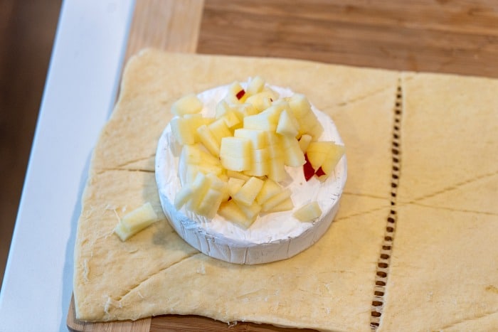 How to Bake Brie • easy perfect results!