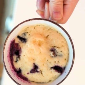 Blueberry-Muffin-in-a-Mug