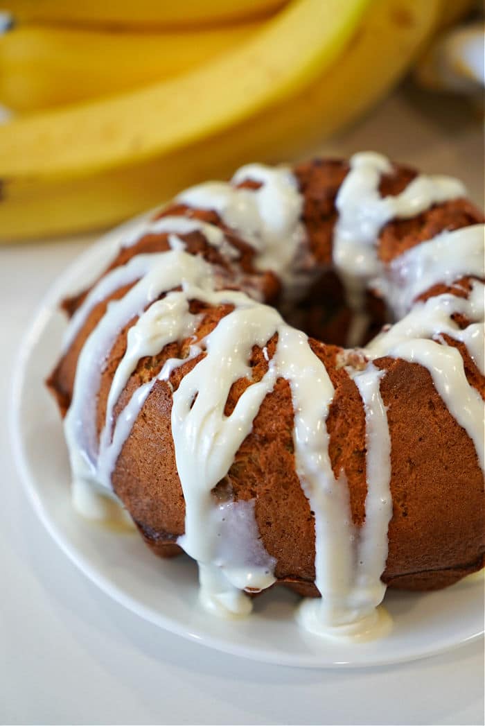 Mini Bundt Cakes with Bananas and Walnuts (Healthy, No Oil!)