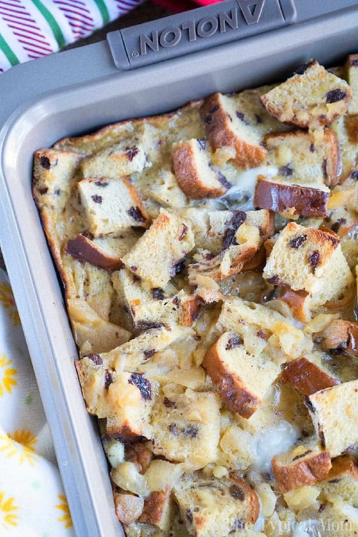 Cinnamon Easy Bread Pudding with Raisin Bread Recipe