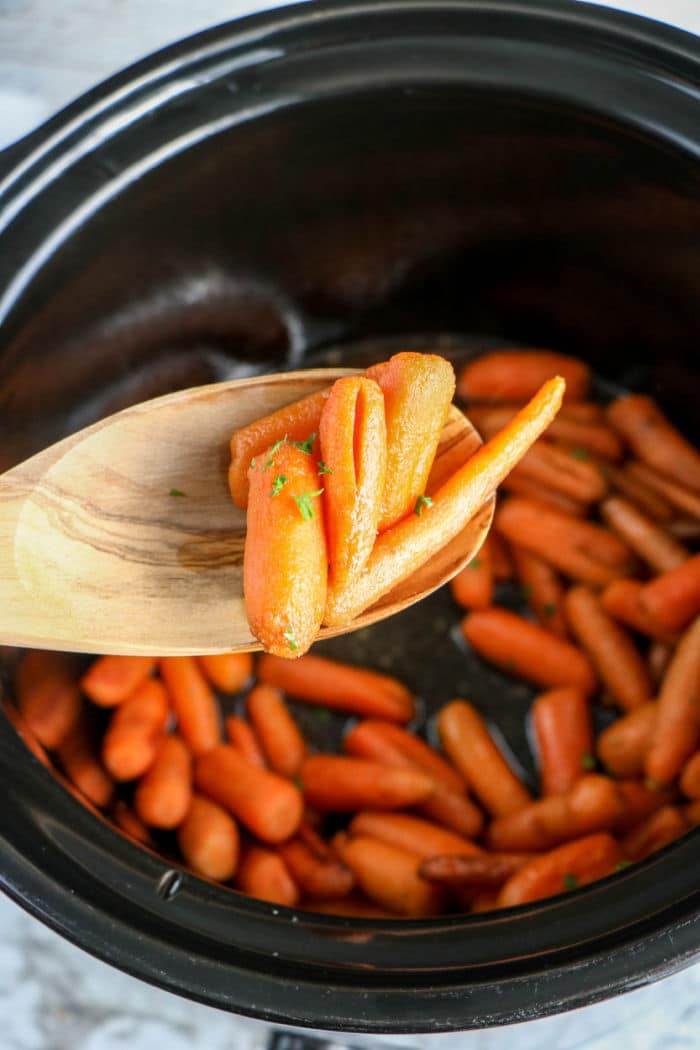 Easy Crockpot Carrots - Slow Cooker Crockpot Glazed Carrots