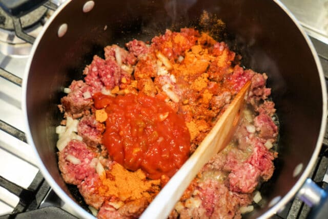 Hamburger and Rice Casserole (Cheesy)