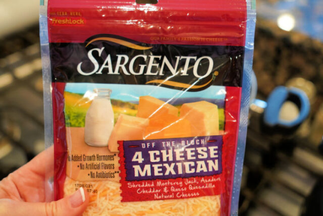 Hamburger and Rice Casserole (Cheesy)