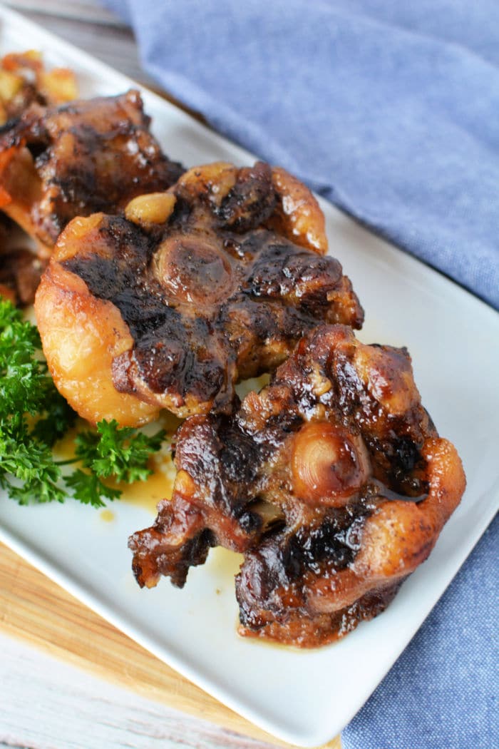 https://temeculablogs.com/wp-content/uploads/2021/11/oxtail-in-crockpot.jpg