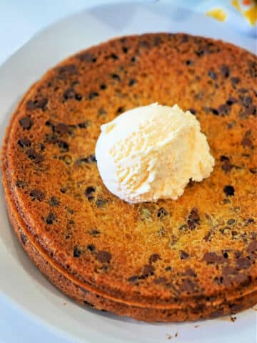 How-to-Make-a-Pizookie-in-air-fryer