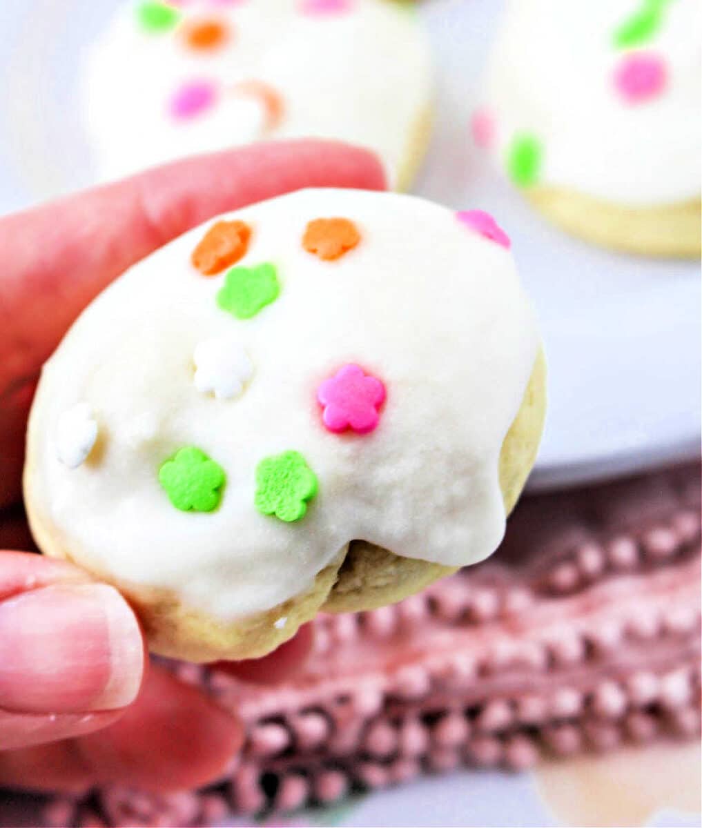 Traditional Italian Easter Cookies with Sprinkles Recipe