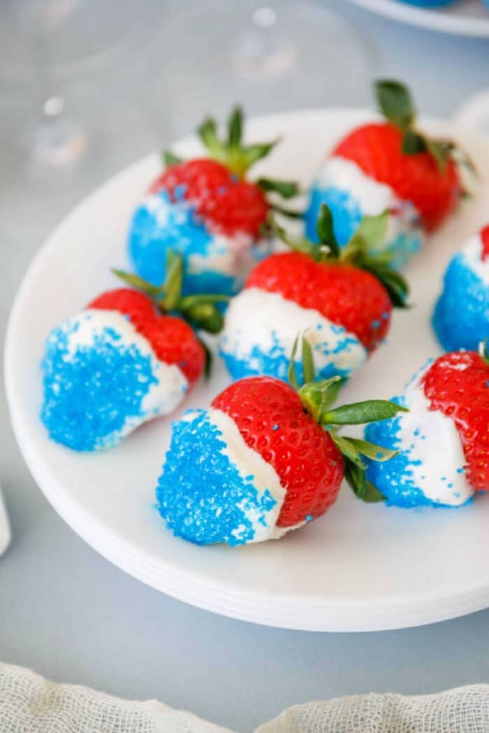 Red White and Blue Popsicles (Healthy Homemade Popsicles) Recipe - The  Cookie Rookie®