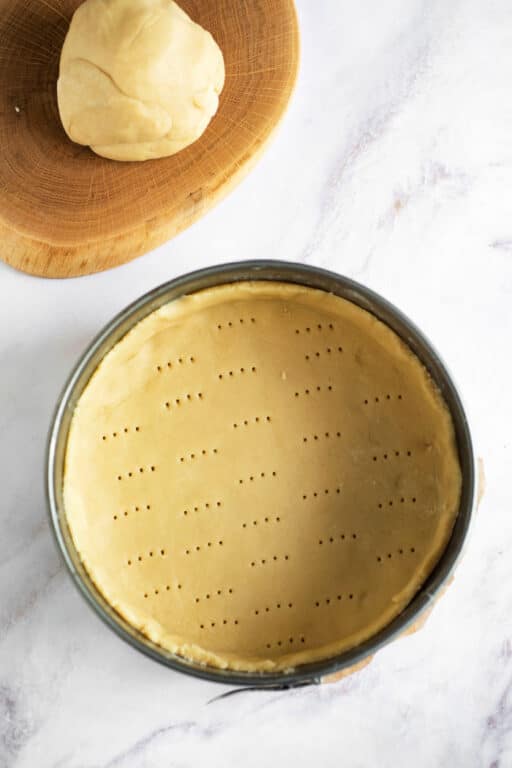 Very Easy 3 Ingredient Pie Crust without Food Processor