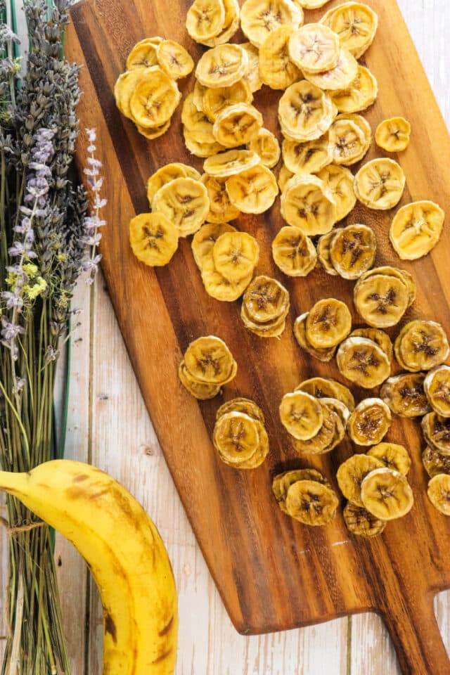 How to Dehydrate Bananas + Crispy Dehydrated Bananas in Oven
