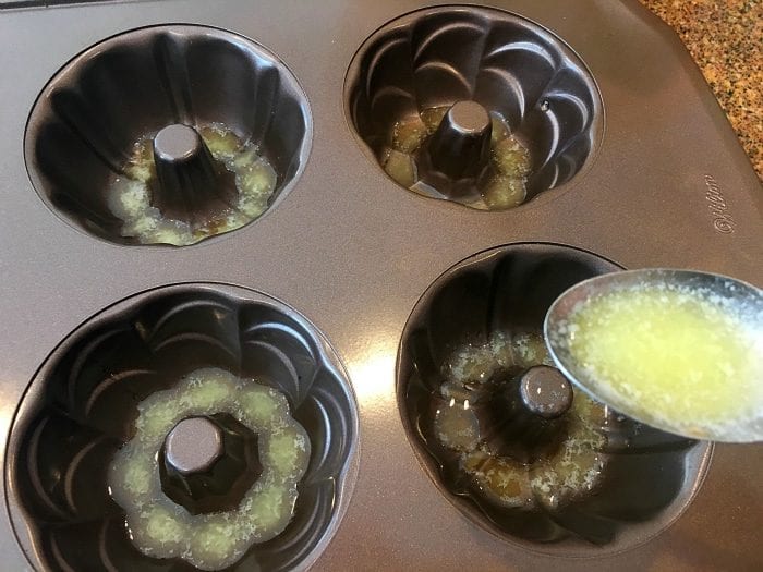 mini bundt cake