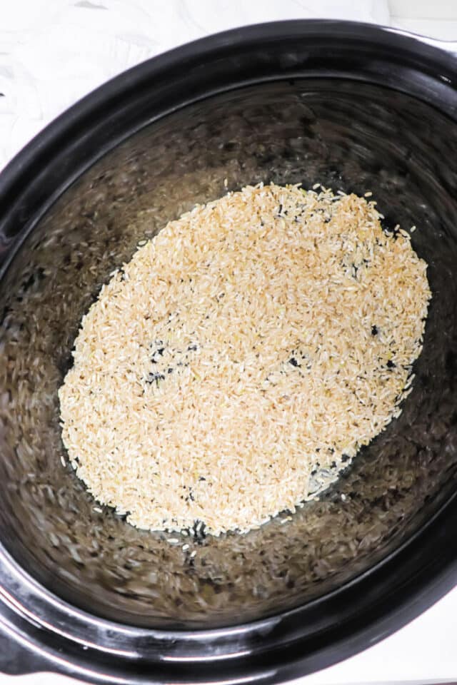 How to Make Fluffy Slow Cooker Brown Rice in Crockpot