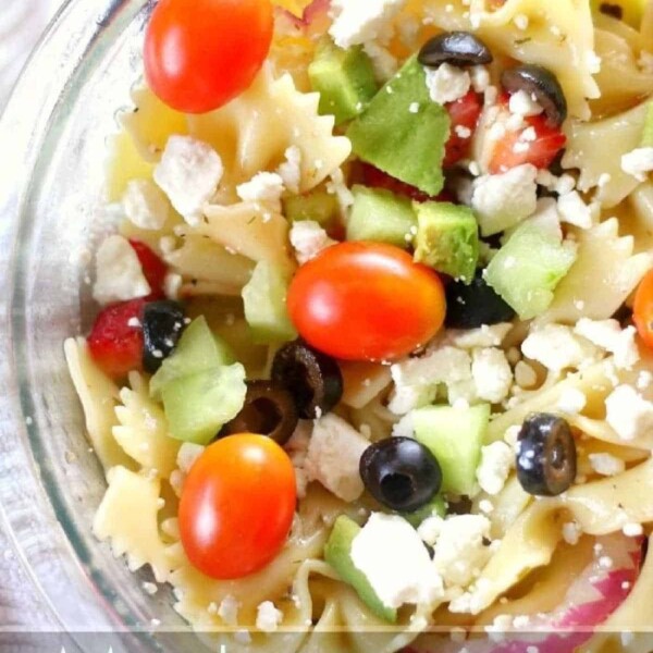 Easy-Mediterranean-pasta-salad-recipe