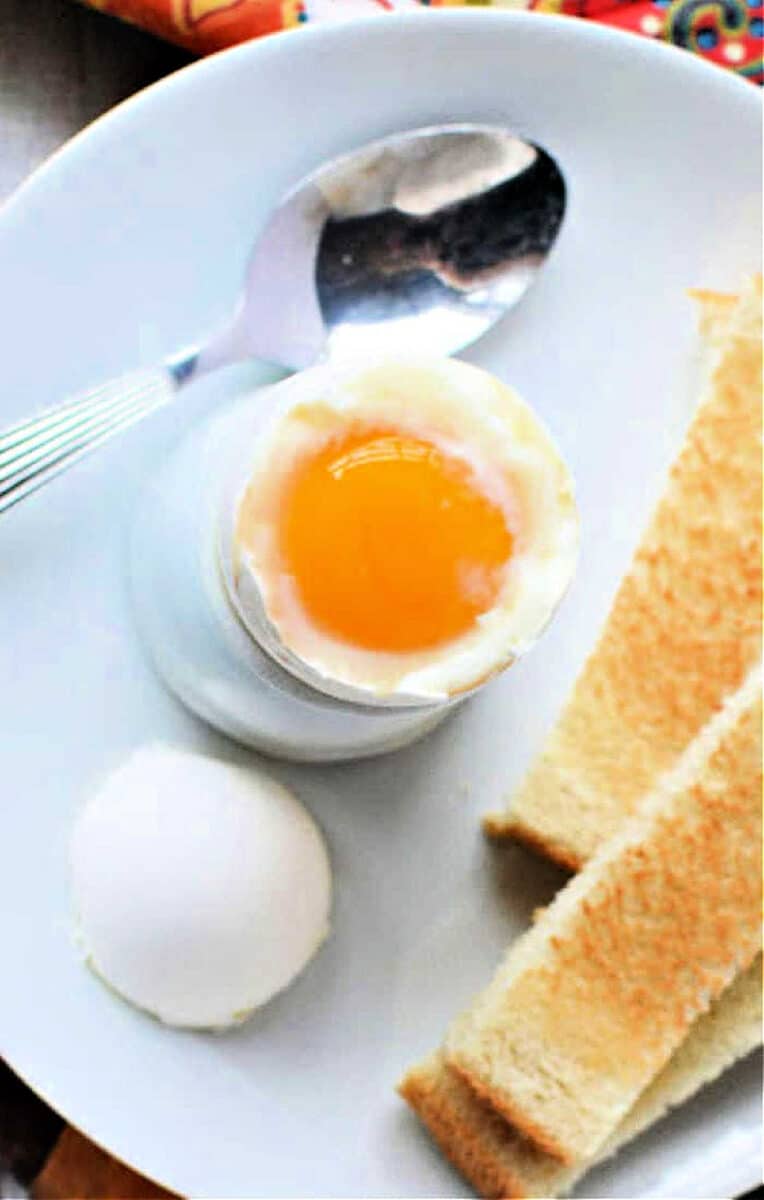 Air fryer Soft Boiled Eggs in Shell or Cracked in Silicone Cups