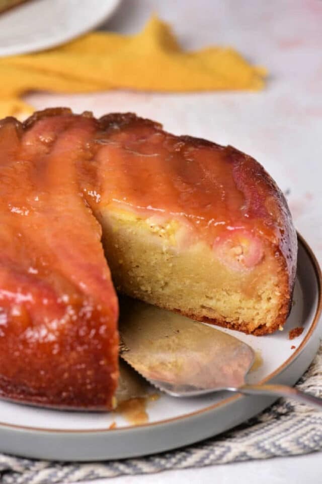 Easy Caramelized Banana Upside Down Cake Recipe