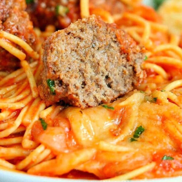 Crockpot spaghetti and meatballs with jar sauce