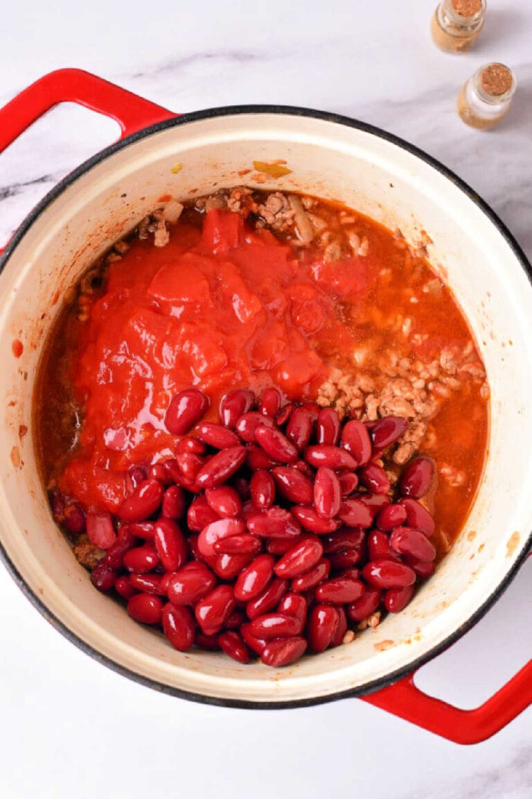 Easy Cast Iron Dutch Oven Chili Recipe With Beans