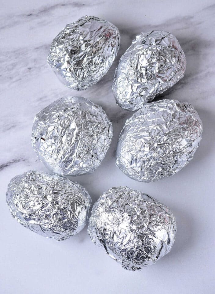 How Long to Bake Potatoes at 375 in Foil vs. Without Foil