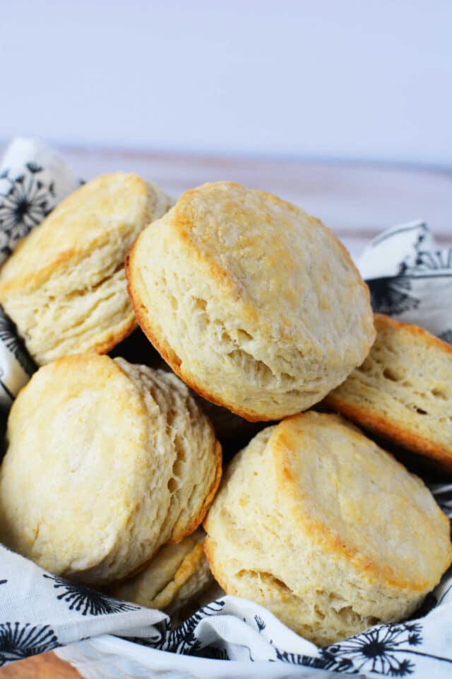 How to Make Biscuits from Scratch with Buttermilk Country Style
