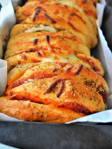 Pull Apart Pizza Bread with Refrigerated Biscuits