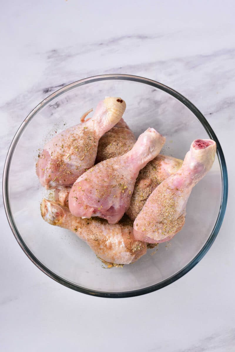 Fall off the Bone Chicken Drumsticks in Oven with Vegetables
