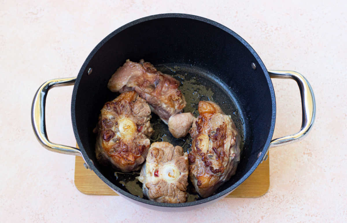 How To Cook Easy Oxtail Recipe And Vegetables In A Dutch Oven 