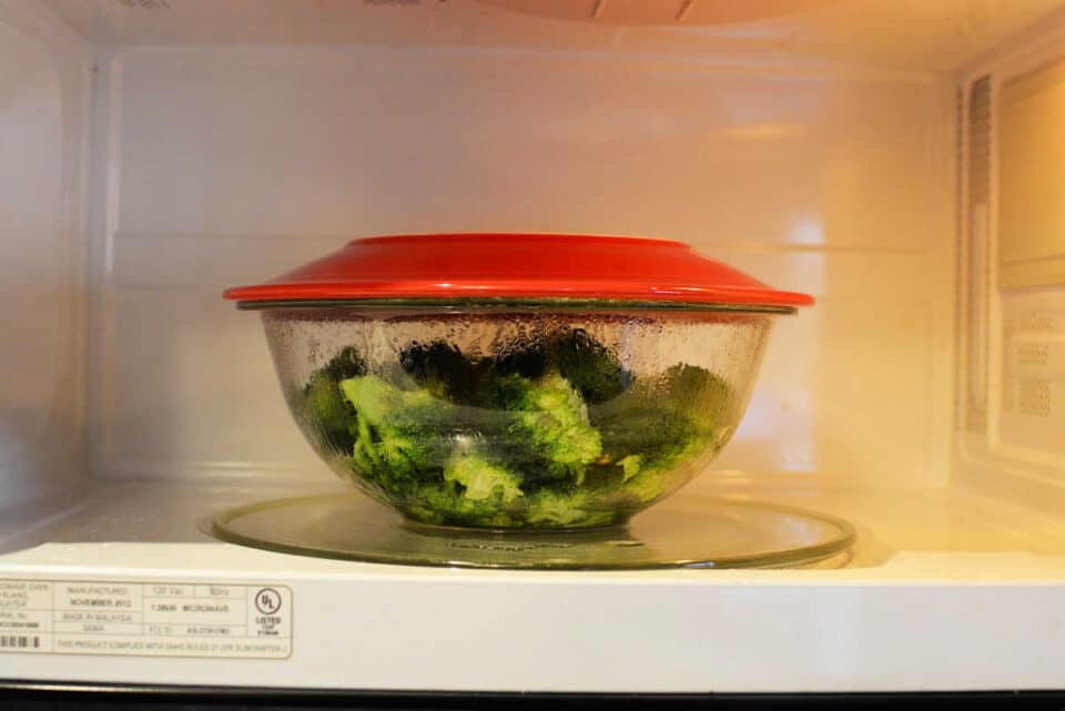 How to Microwave Broccoli without Steamer Microwaving Broccoli