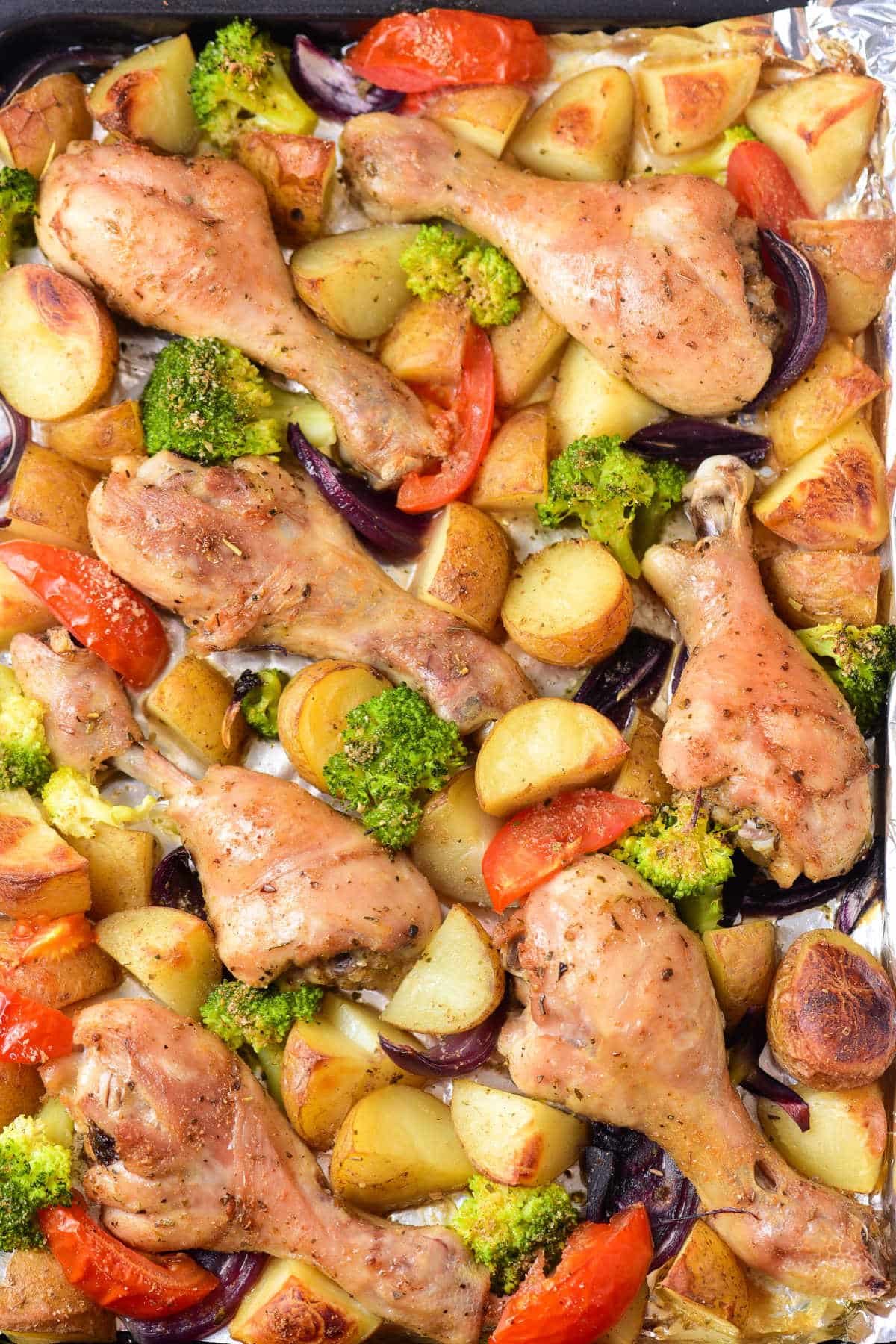 Fall off the Bone Chicken Drumsticks in Oven with Vegetables