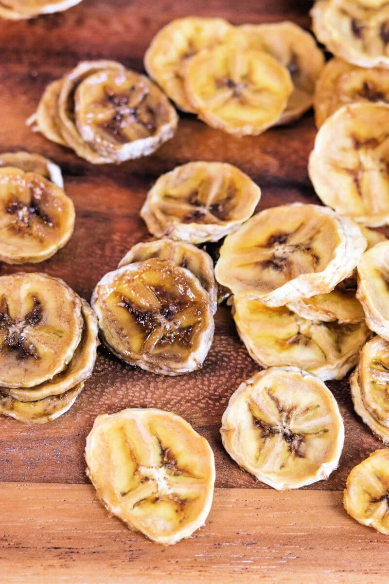 How to Dehydrate Bananas + Crispy Dehydrated Bananas in Oven