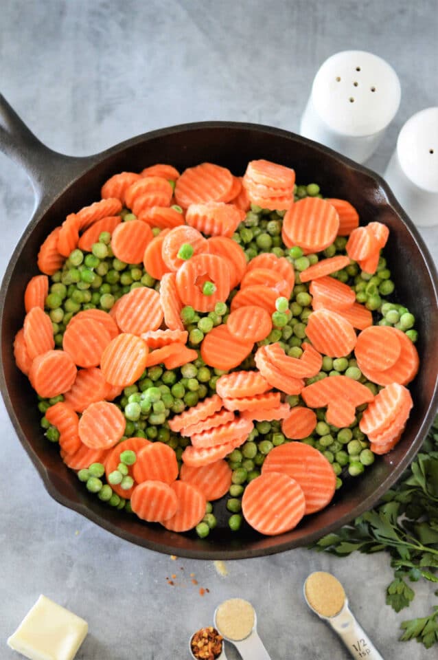 How to Cook Frozen Peas and Carrots on Stove or Microwaving