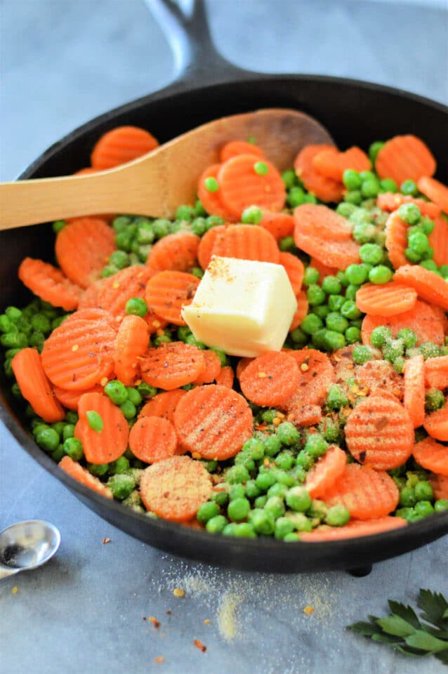 How to Cook Frozen Peas and Carrots on Stove or Microwaving