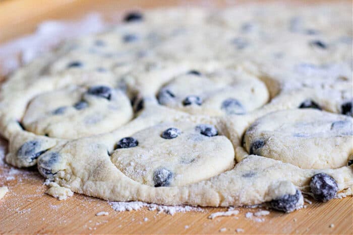 How to Bake Biscuits with Blueberries