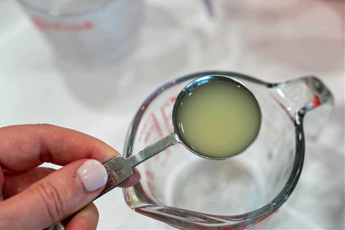 How to Make Buttermilk with Lemon Juice or Vinegar in 5 Minutes