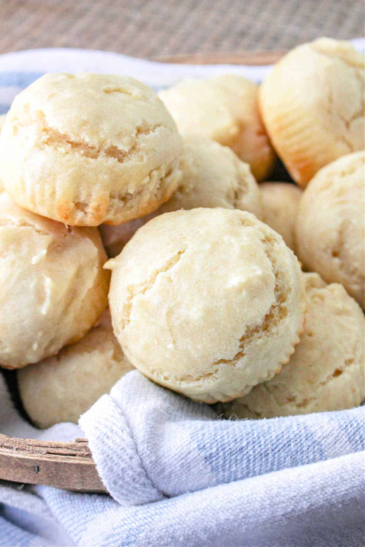 4 Ingredient Mayonnaise Rolls Dinner Rolls with Mayonnaise