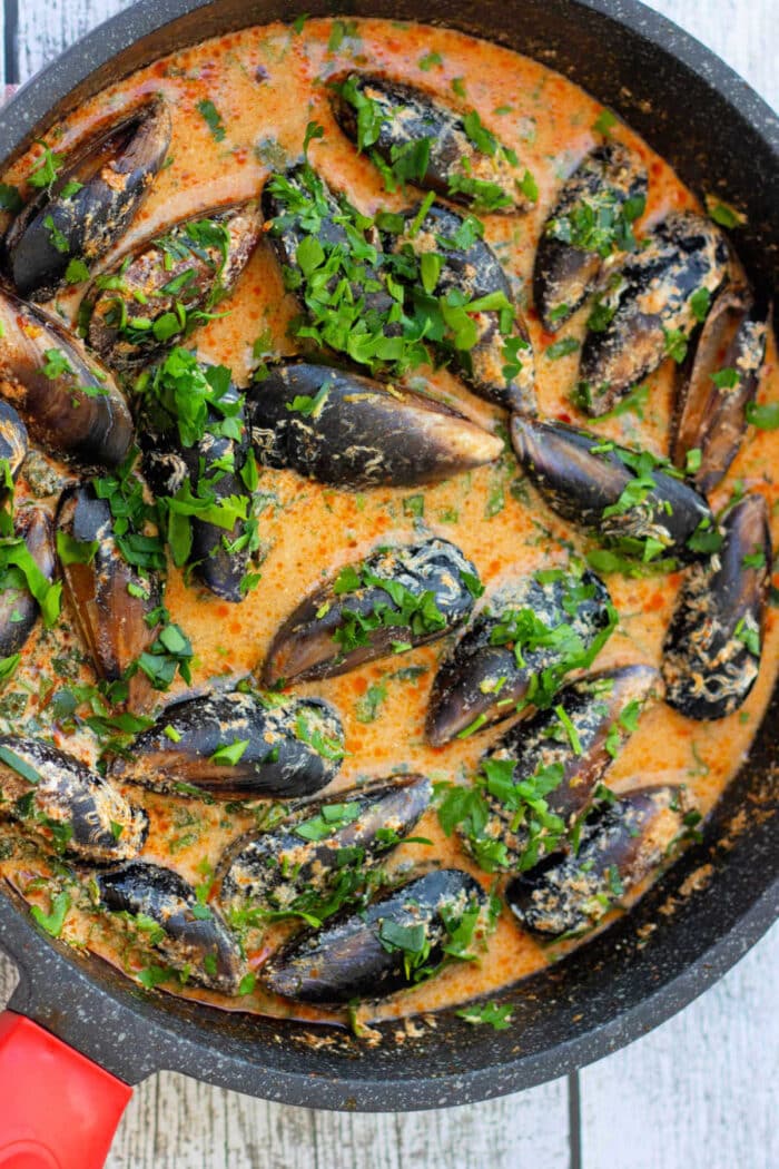 How to Cook Mussels on the Stove