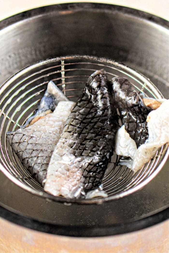 how to fry fish skin