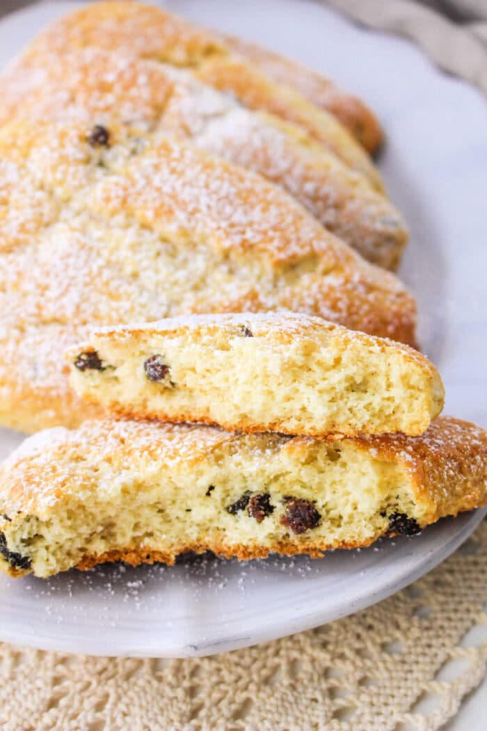 raisin scones